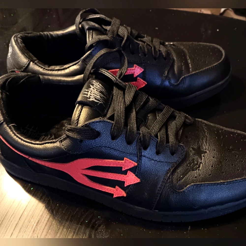 Rare * Pitchfork Size 12